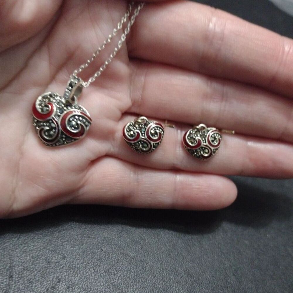 Sterling silver heart necklace and earrings 18"